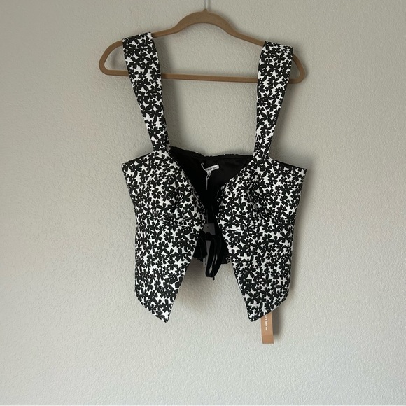 NWT Reformation Azalea Bow Tie Top in Black and White Floral - Picture 2 of 8